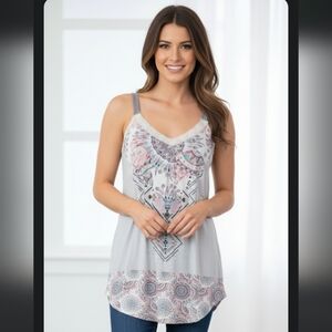 ❤️5/$25🎀 Gray Patterned Women's Top